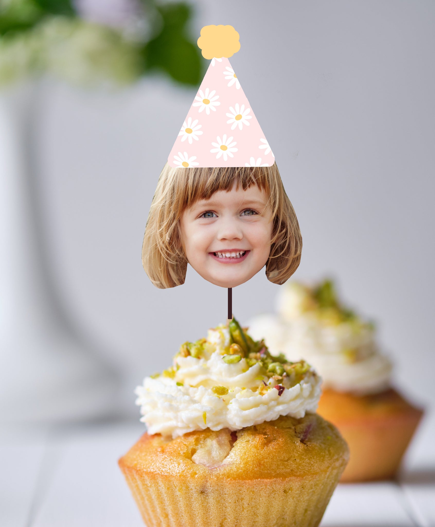 Daisy Cupcake Toppers, Daisy Birthday Decorations, Daisy Birthday Party Decor, Retro Daisy Cupcake Toppers, Daisy Cake Toppers, Printable